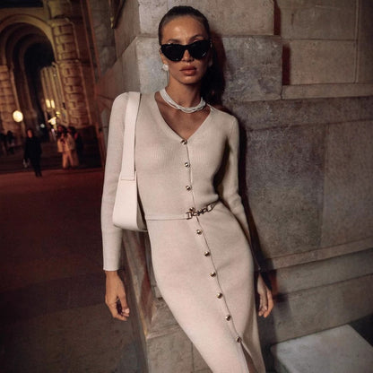 Maskot Elegant Button-Detail Dress